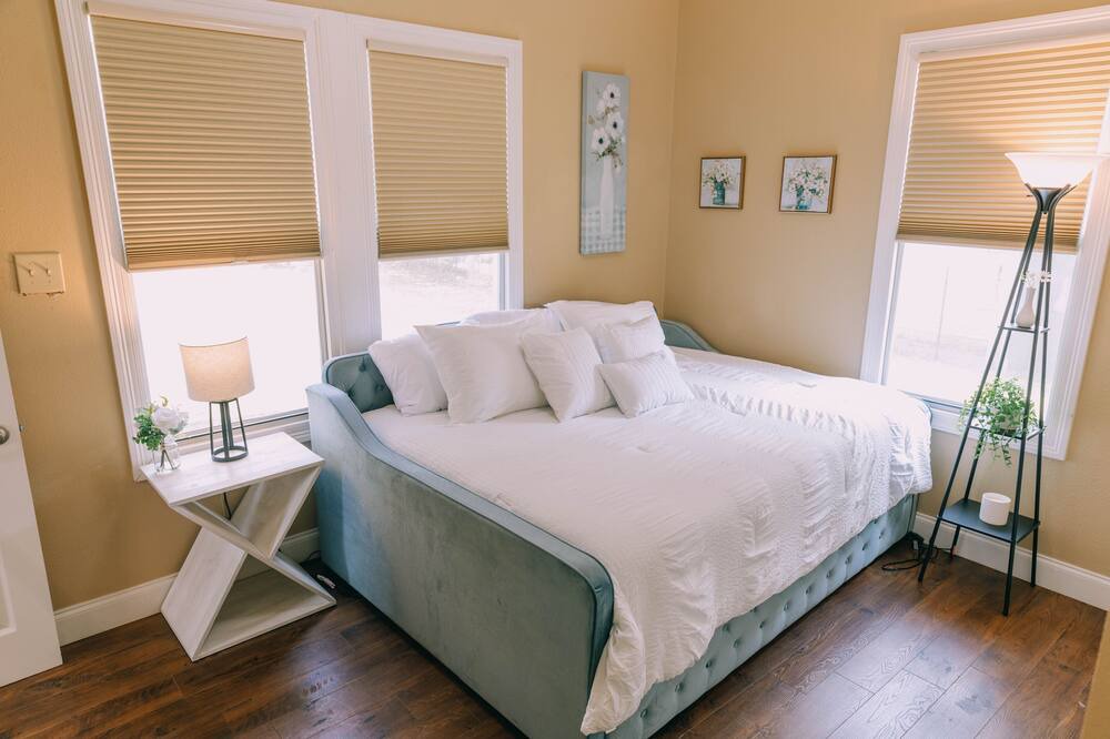 Photo of Bedroom in Downtown