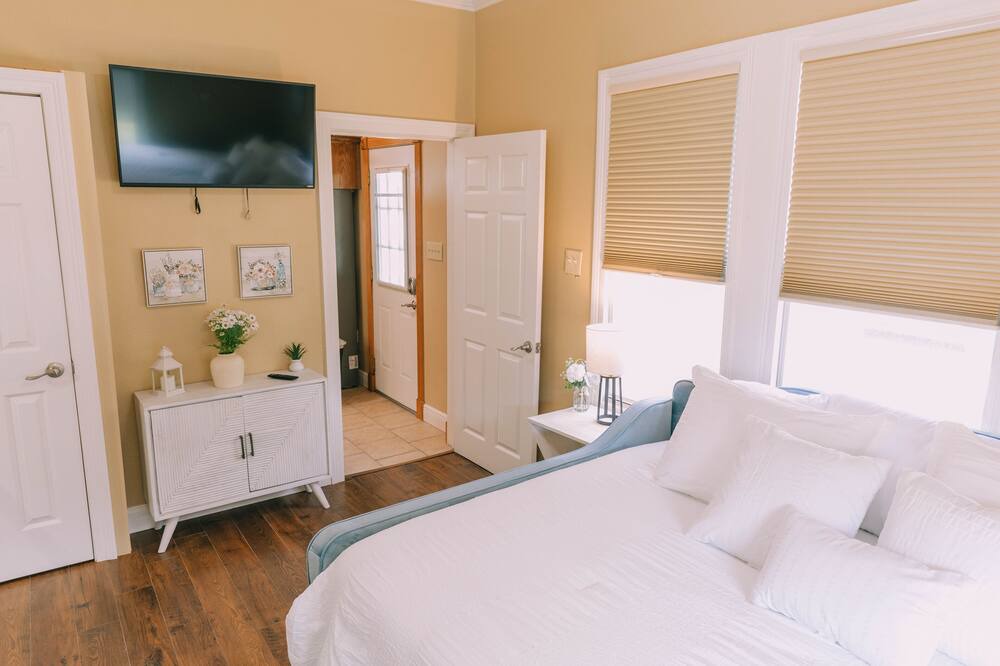 Photo of Bedroom in Downtown