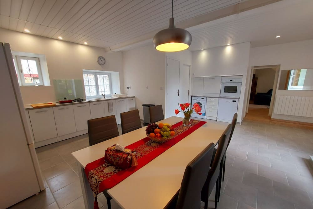 Photo of Kitchen in Neuilly-le-Vendin