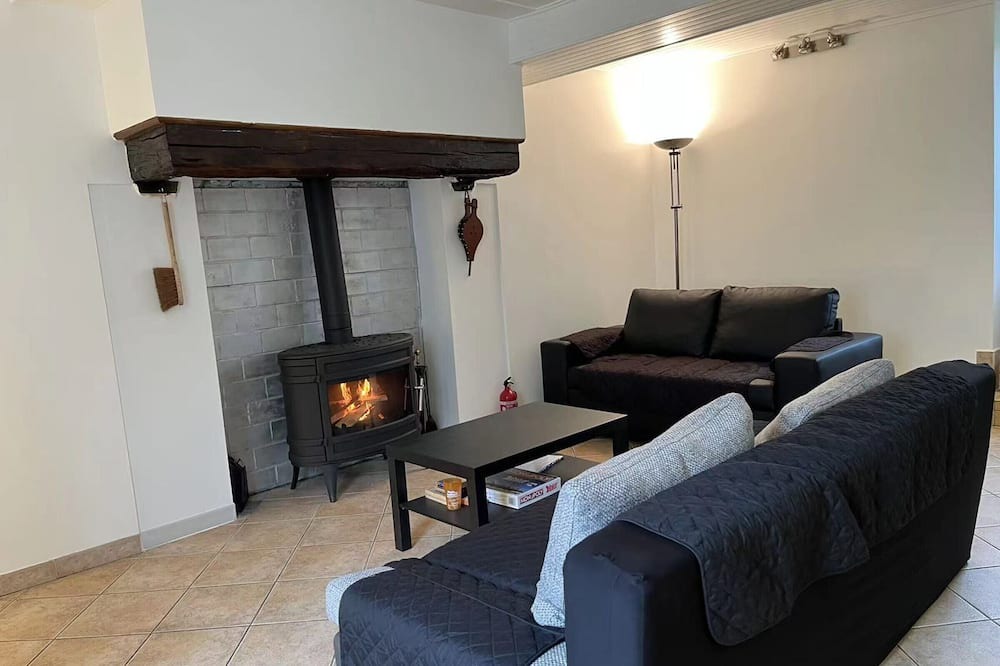 Photo of Livingroom in Neuilly-le-Vendin