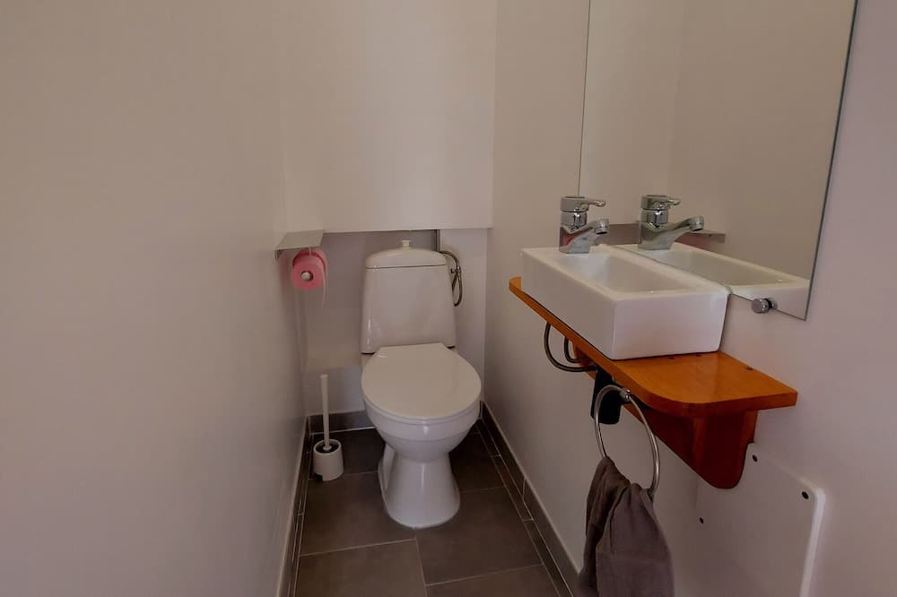 Photo of Bathroom in Neuilly-le-Vendin