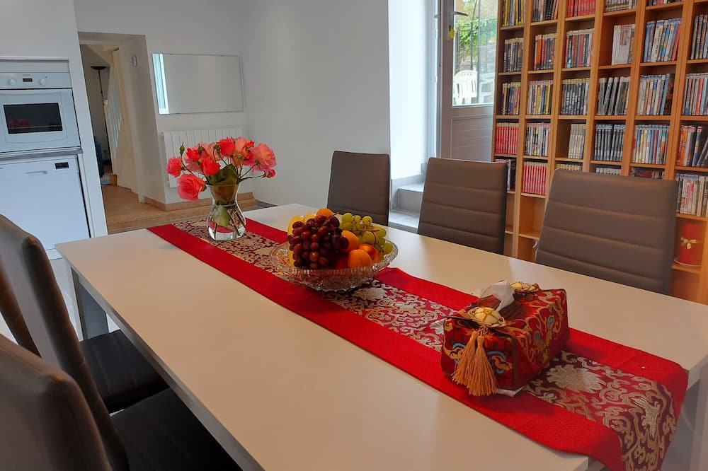 Photo of Kitchen in Neuilly-le-Vendin