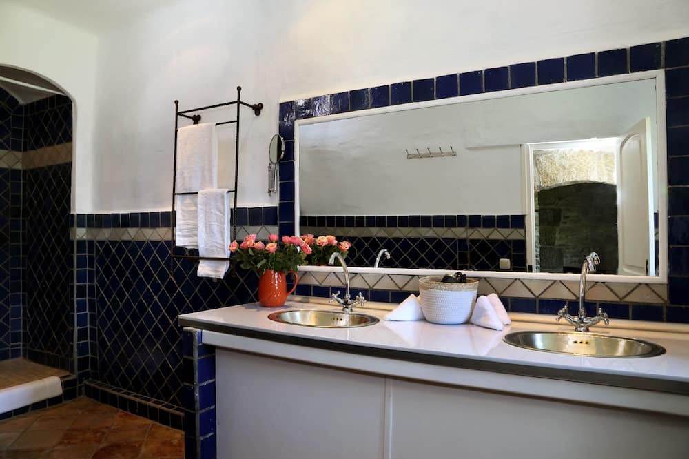 Photo of Bathroom in Villarzel-Cabardes