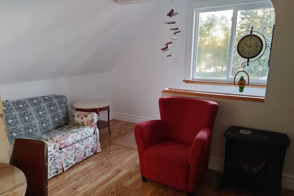 Photo of Livingroom in Trent Hills