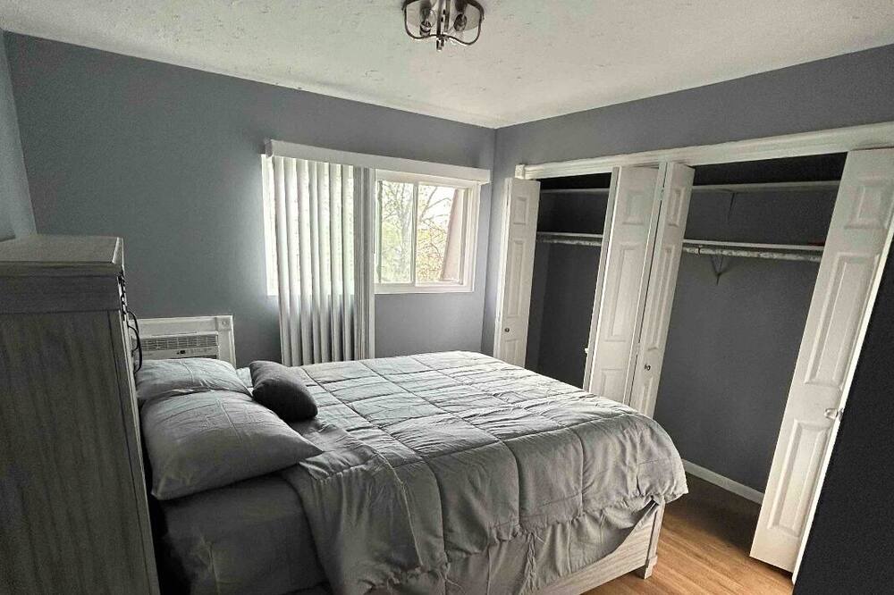 Photo of Bedroom in Lansing