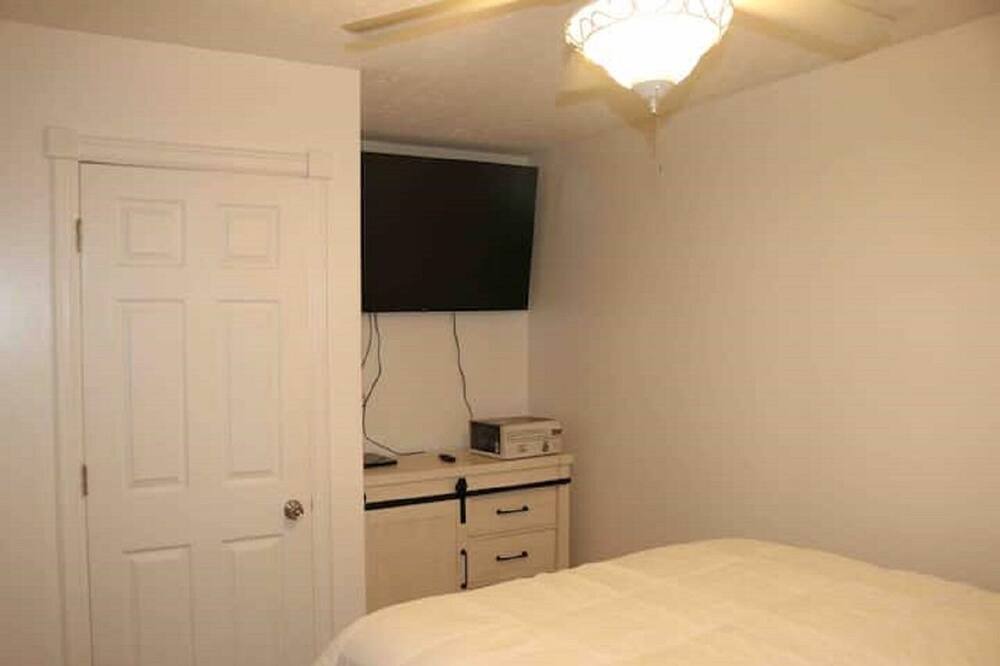 Photo of Bedroom in Lansing