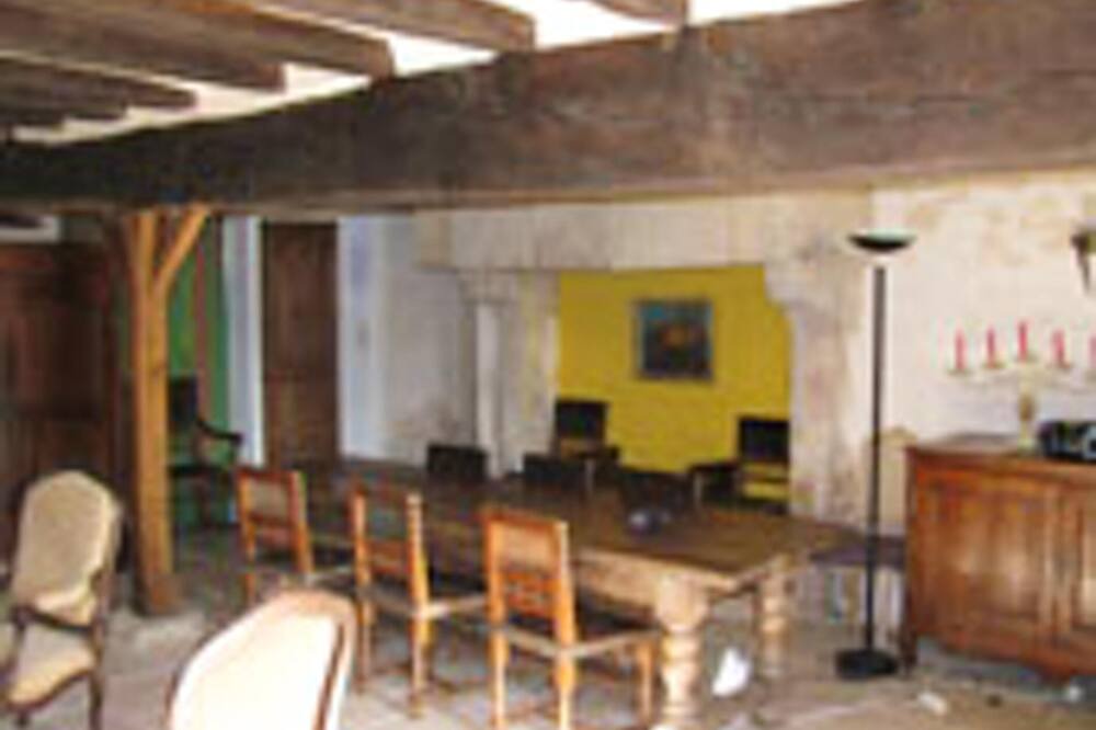 Photo of Livingroom in Daumeray