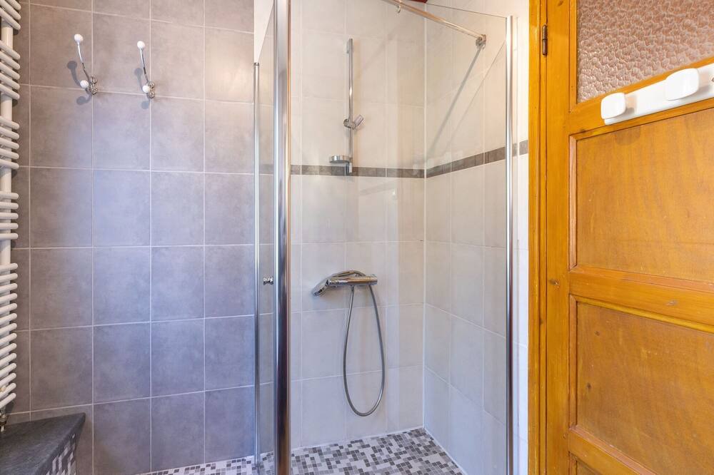 Photo of Bathroom in Wimille