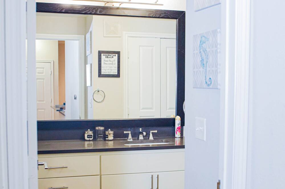Photo of Bathroom in Parker Lane