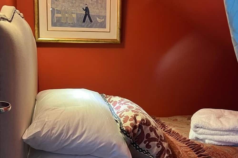 Photo of Others in Holland Park