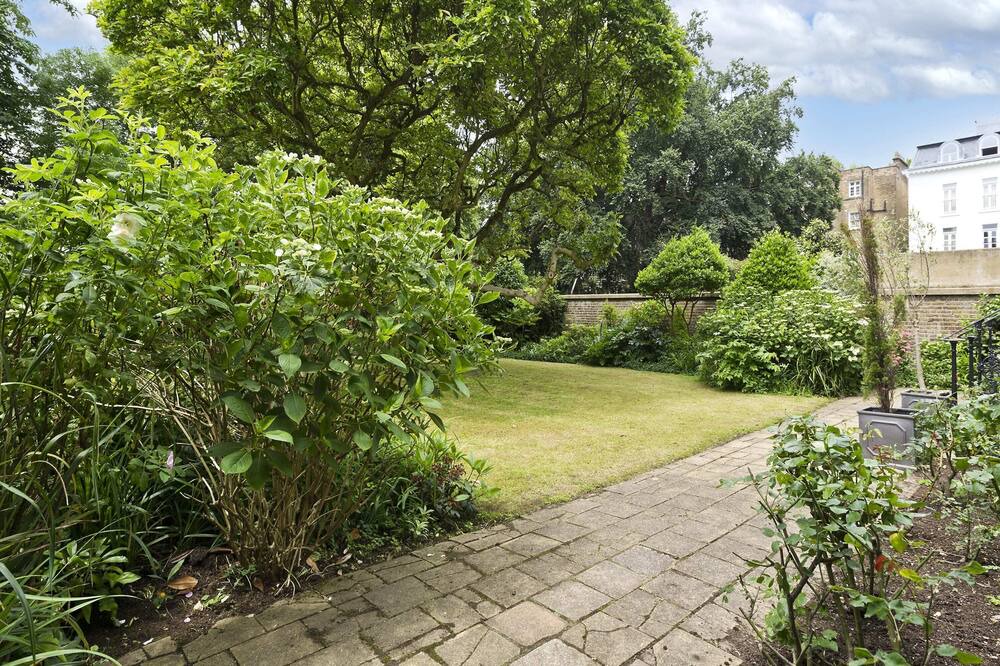 Photo of Others in Holland Park