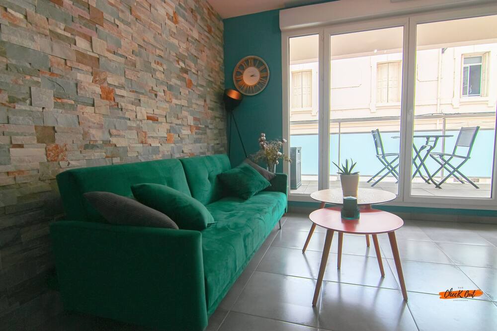 Photo of Livingroom in Clemenceau