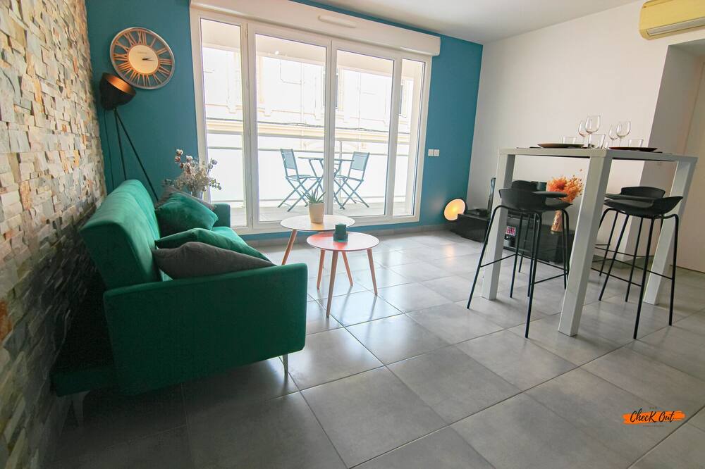 Photo of Livingroom in Clemenceau