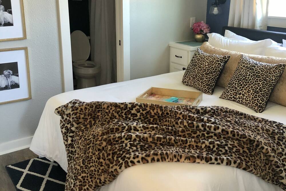 Photo of Bathroom in Willis
