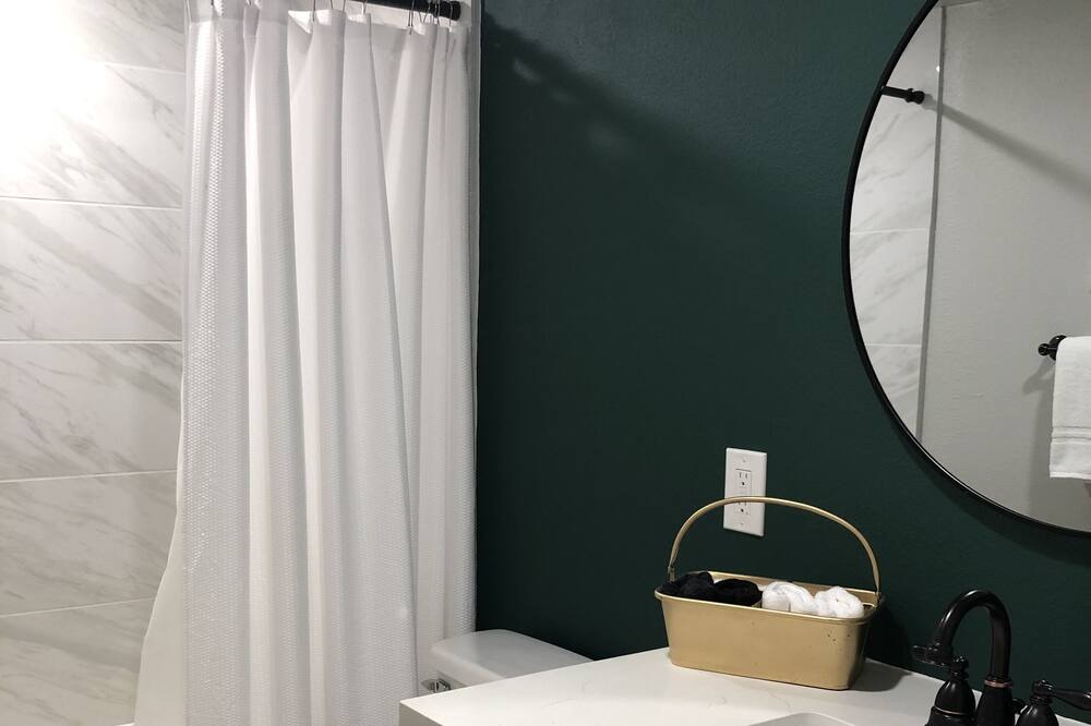 Photo of Bathroom in Willis