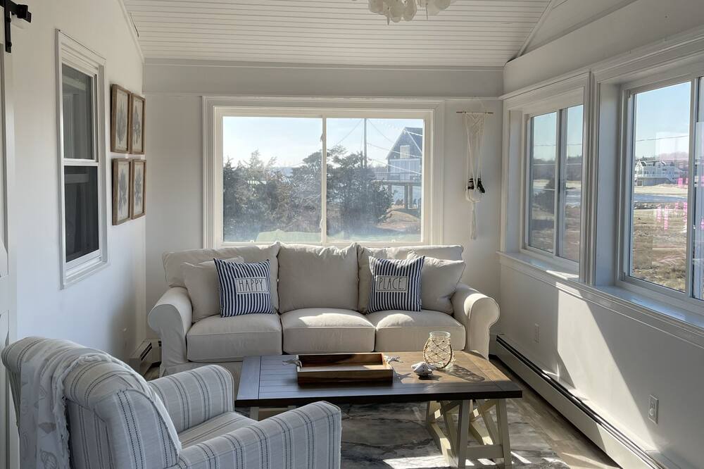 Photo of Livingroom in Mattapoisett Center