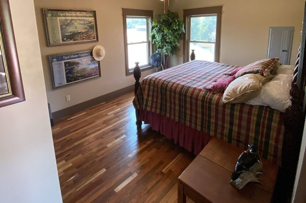 Photo of Bedroom in Hardy