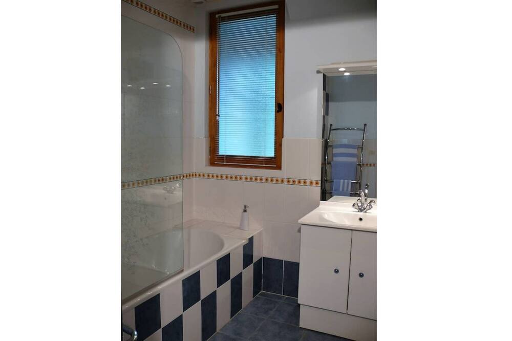 Photo of Bathroom in Montreuil-Bellay