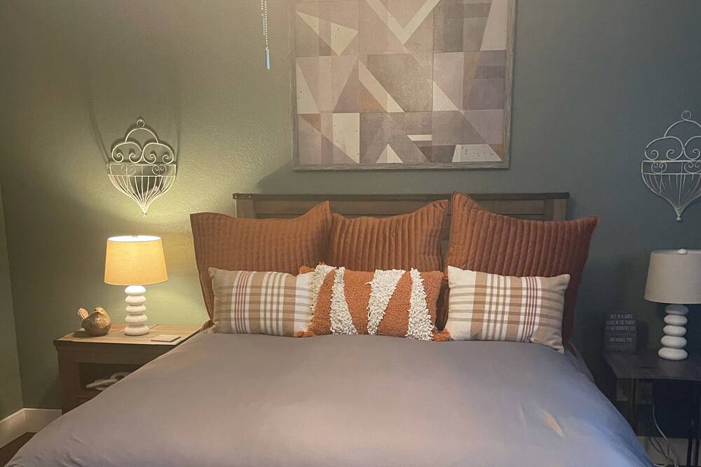 Photo of Bedroom in Tulare