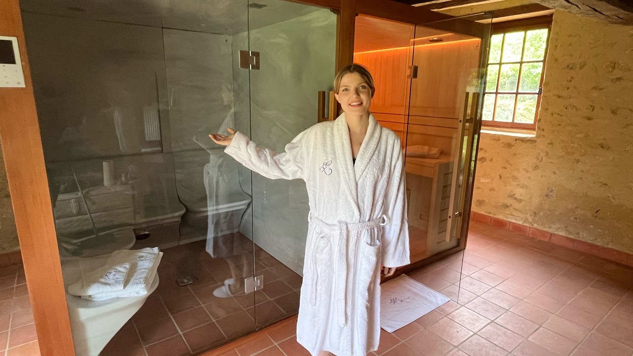 Photo of Bedroom in Lombron