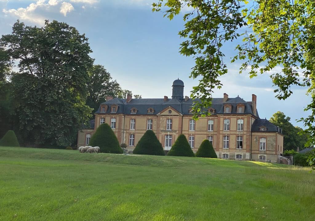 Photo of Outdoor in Lombron