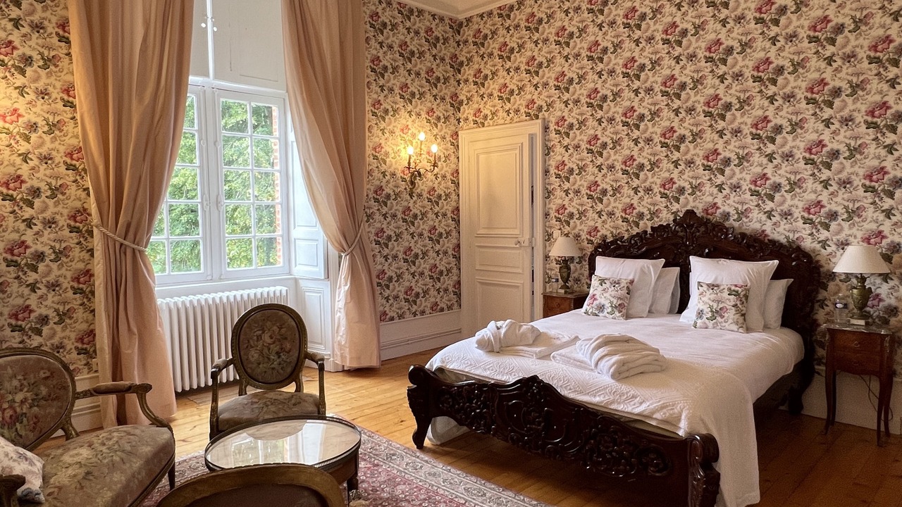 Photo of Others in Lombron