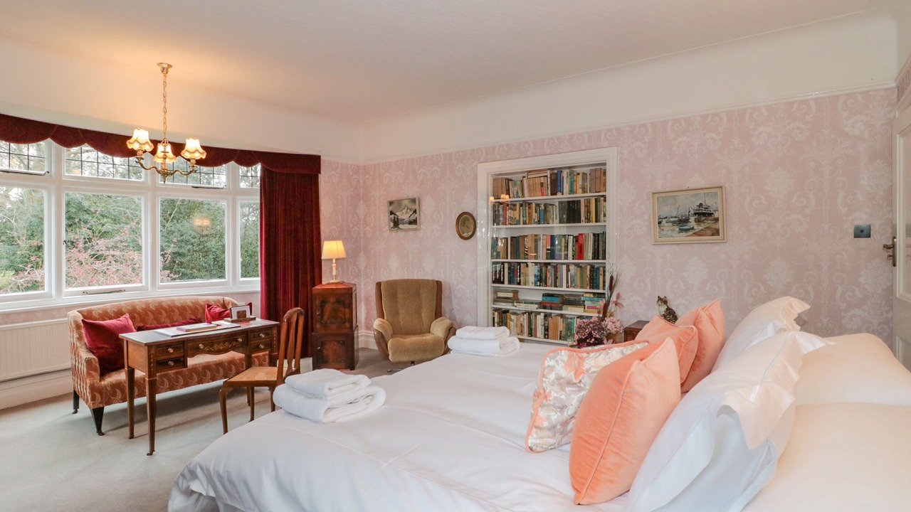 Photo of Others in Boscombe