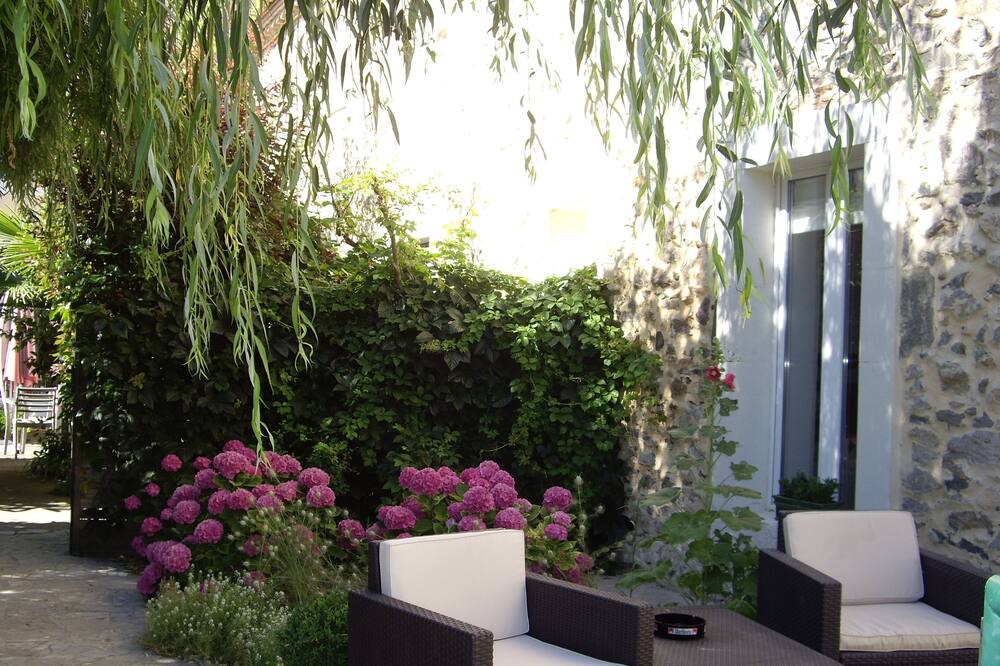 Photo of Outdoor in Paraza