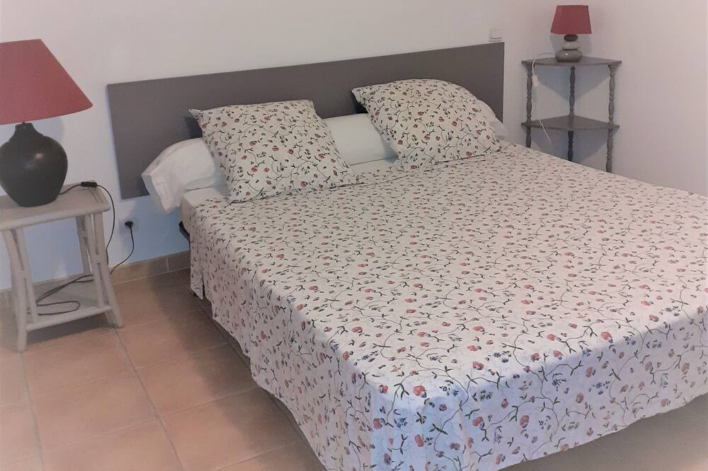 Photo of Bedroom in Paraza