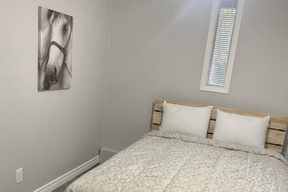 Photo of Bedroom in Port Franks
