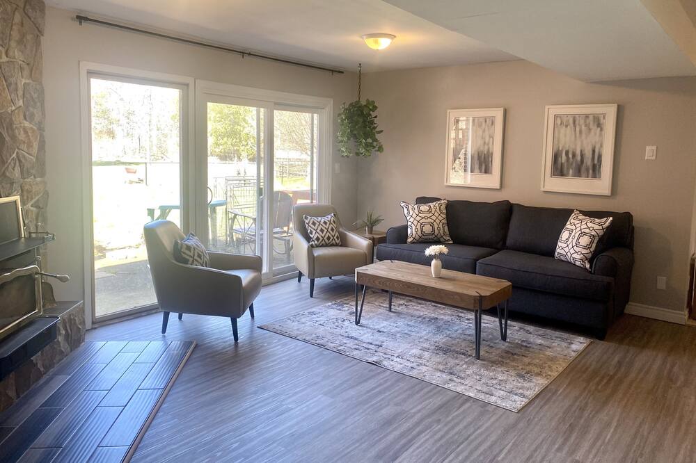 Photo of Livingroom in Port Franks