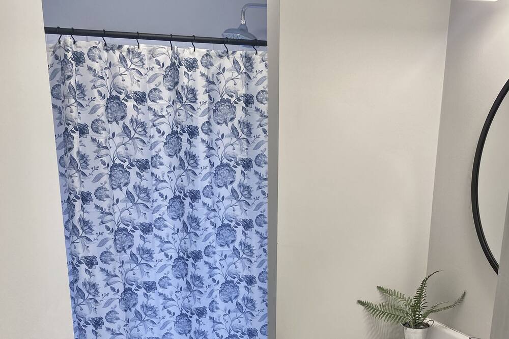 Photo of Bathroom in Port Franks
