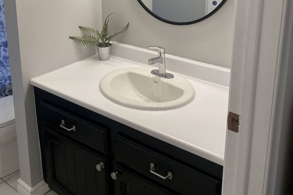 Photo of Bathroom in Port Franks
