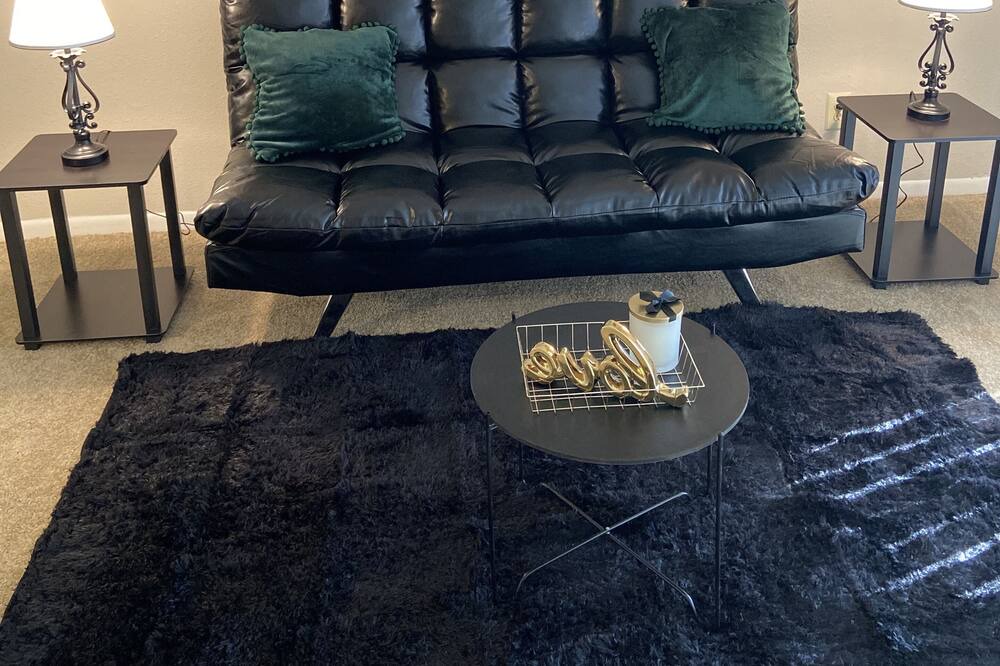 Photo of Livingroom in Lazybrook/Timbergrove