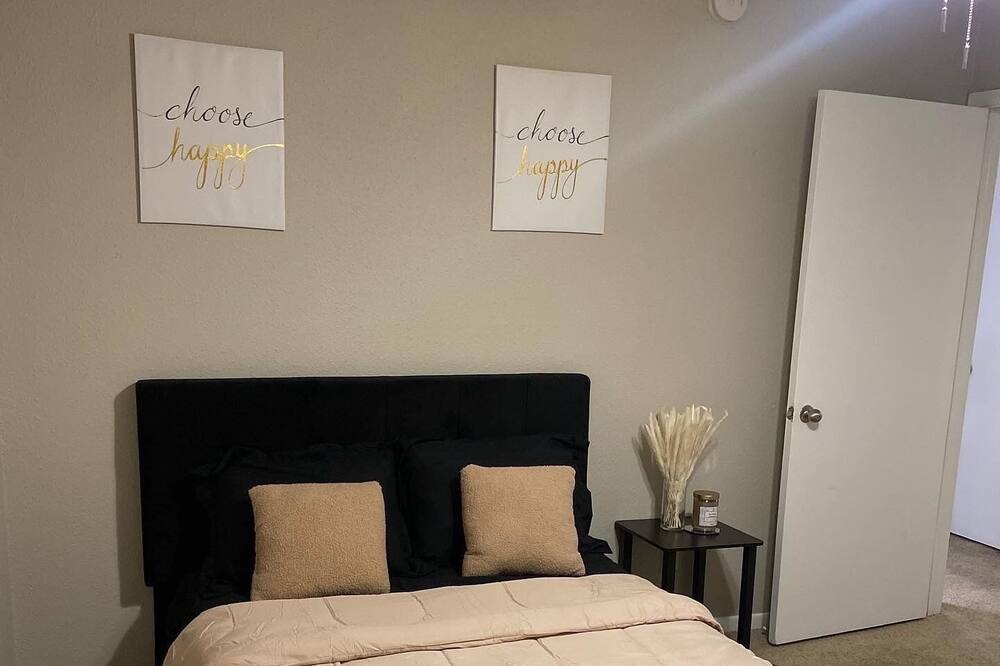 Photo of Bedroom in Lazybrook/Timbergrove