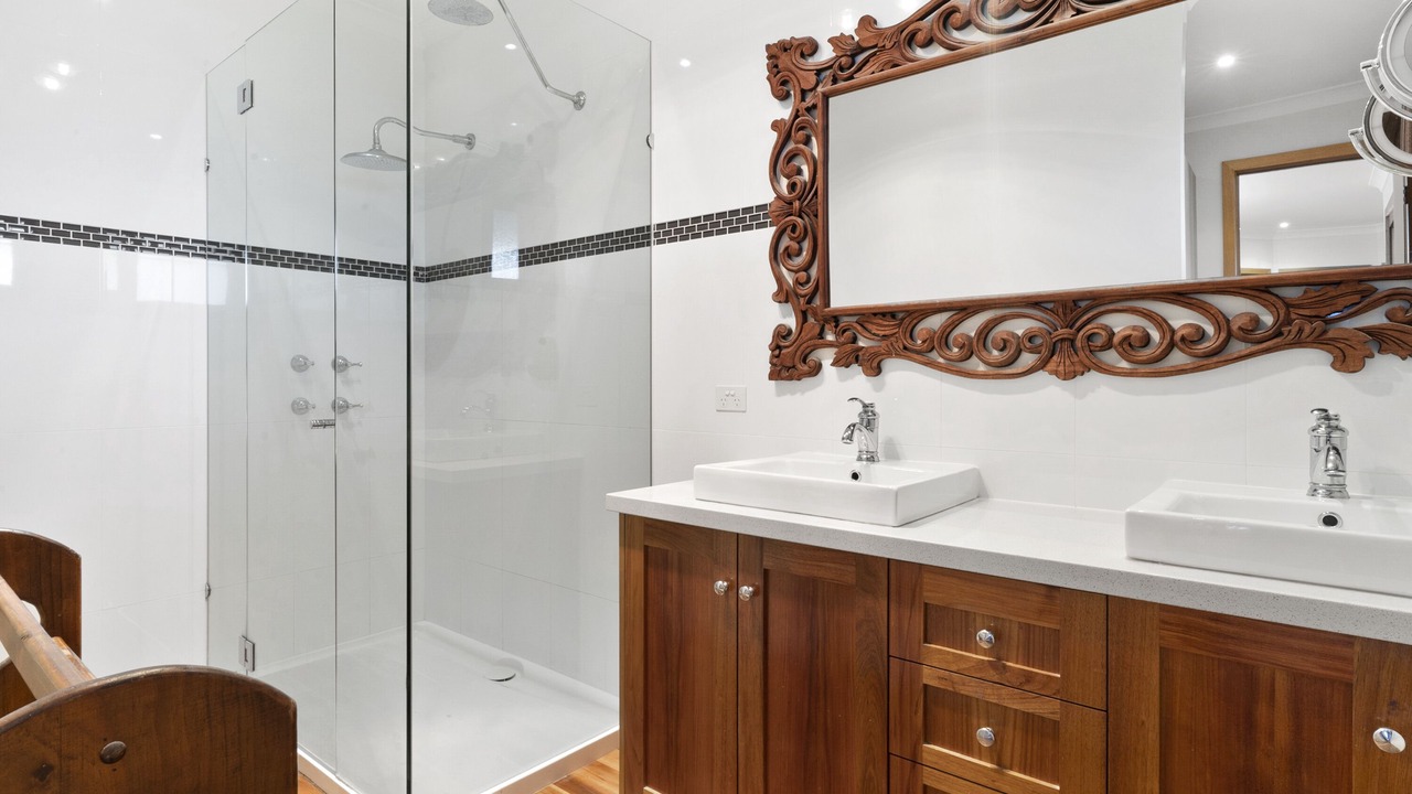 Photo of Others in Elaine