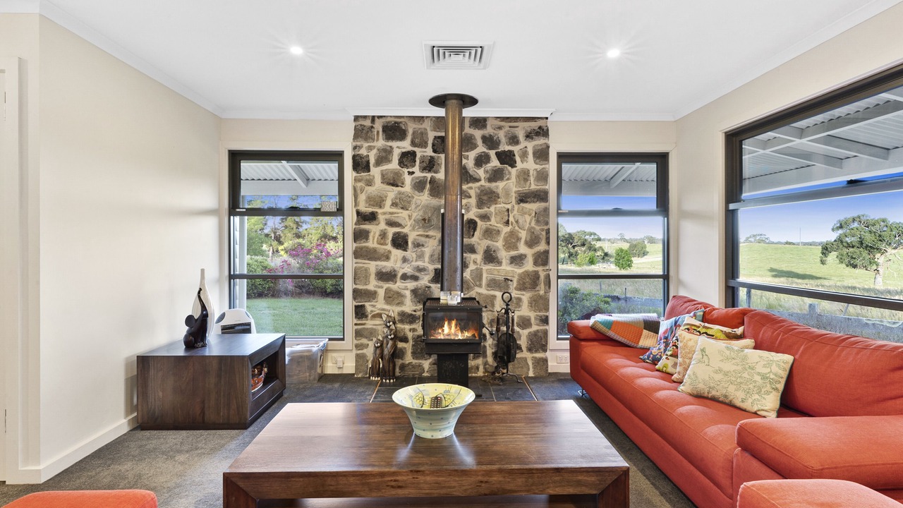 Photo of Livingroom in Elaine