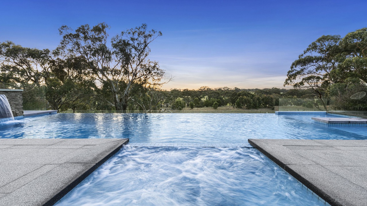 Photo of Outdoor in Elaine