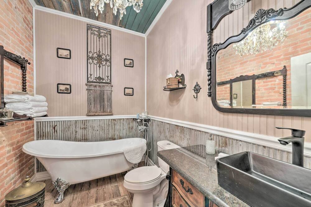 Photo of Bathroom in Calvert