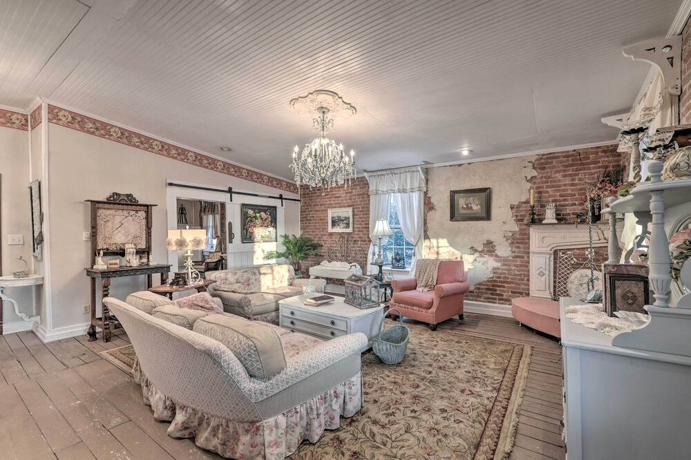 Photo of Bedroom in Calvert