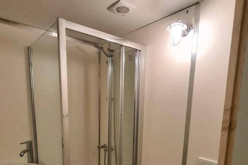 Photo of Bathroom in Beauville