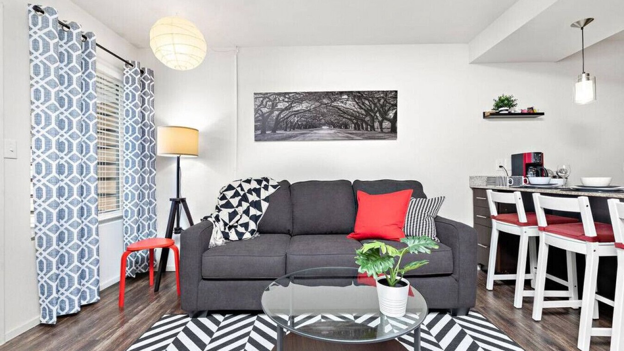 Photo of Livingroom in Prairie Village