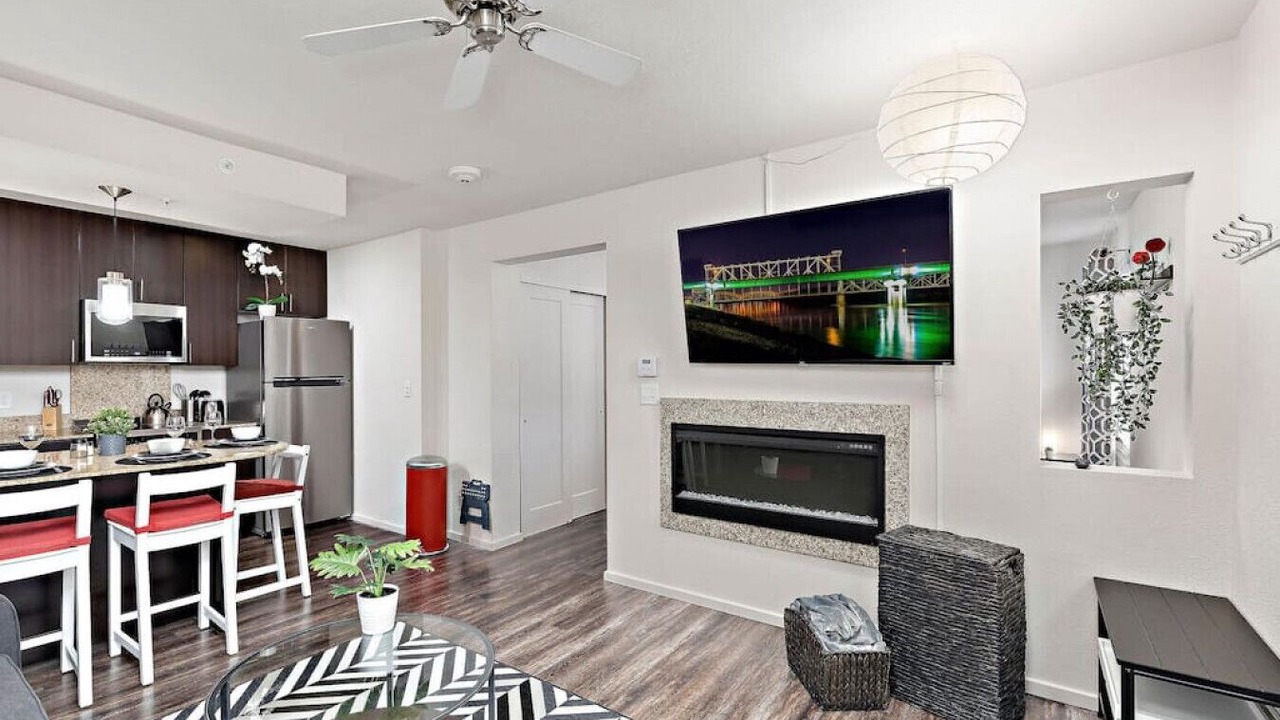 Photo of Livingroom in Prairie Village