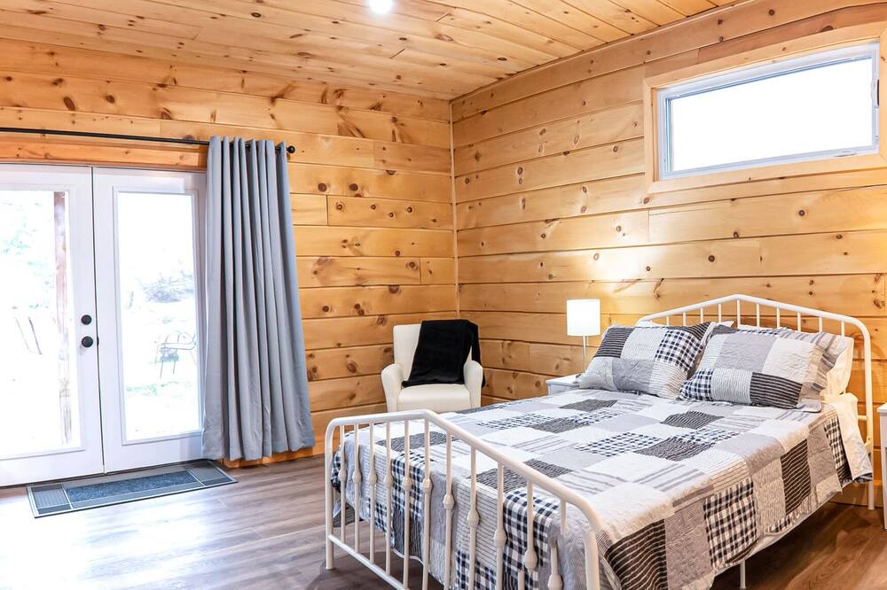 Photo of Bedroom in Drummond-North Elmsley