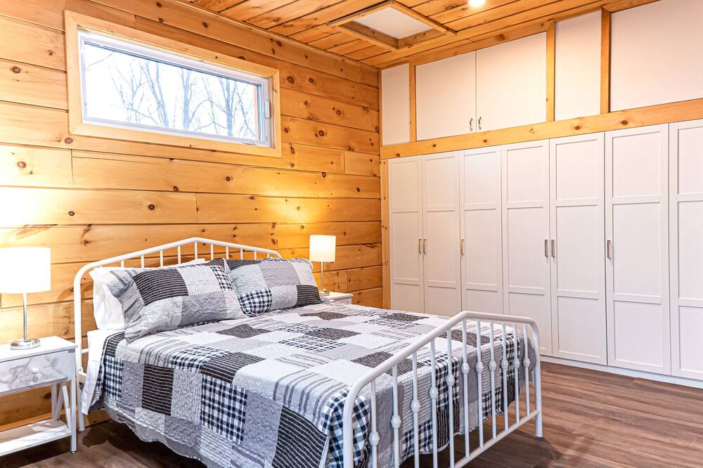 Photo of Bedroom in Drummond-North Elmsley