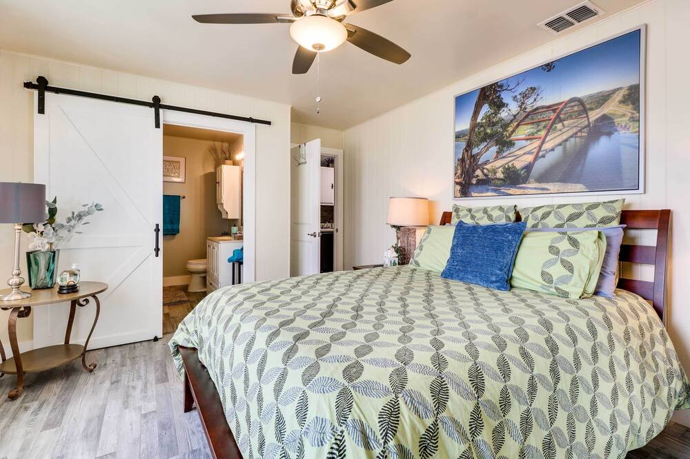 Photo of Bedroom in Tow