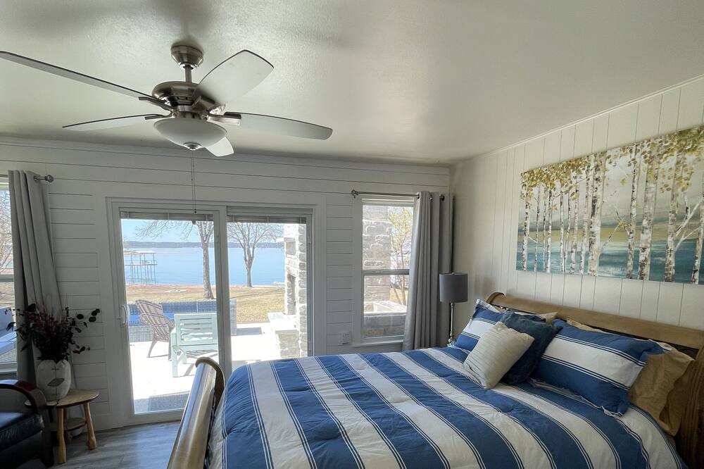 Photo of Bedroom in Tow