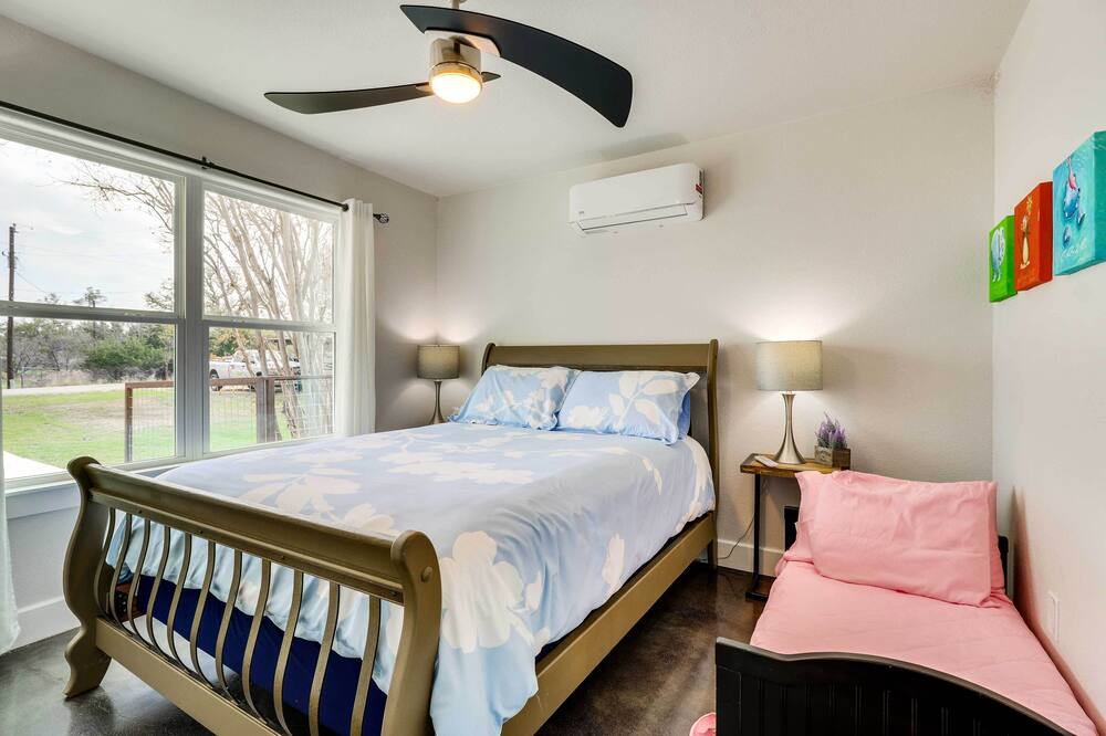 Photo of Bedroom in Tow