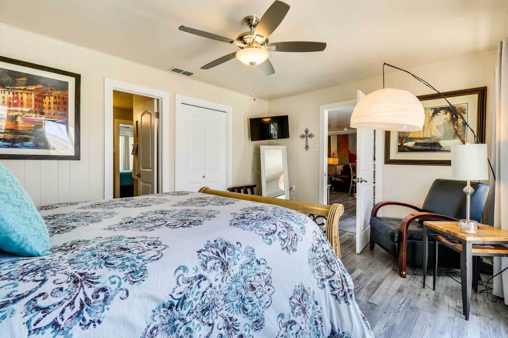 Photo of Bedroom in Tow