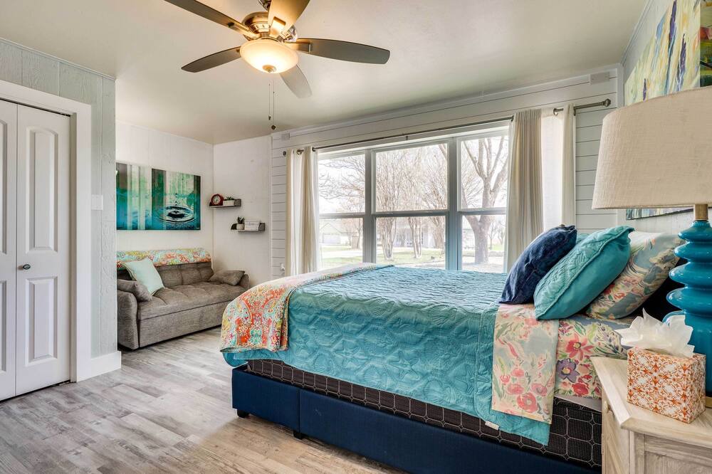 Photo of Bedroom in Tow
